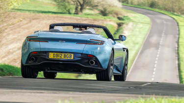 Aston Martin DB12 Volante